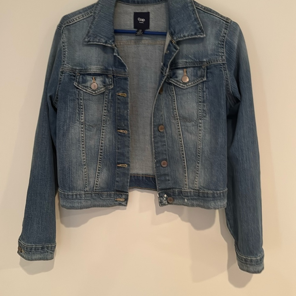 Woman’s Medium Cropped Denim 1969 Jacket